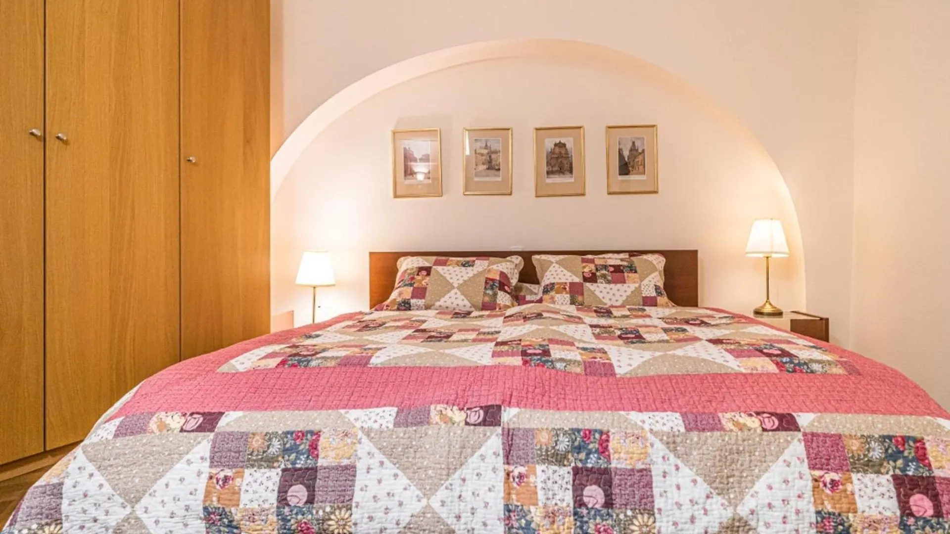 Prague Charm Apartment In Mala Strana